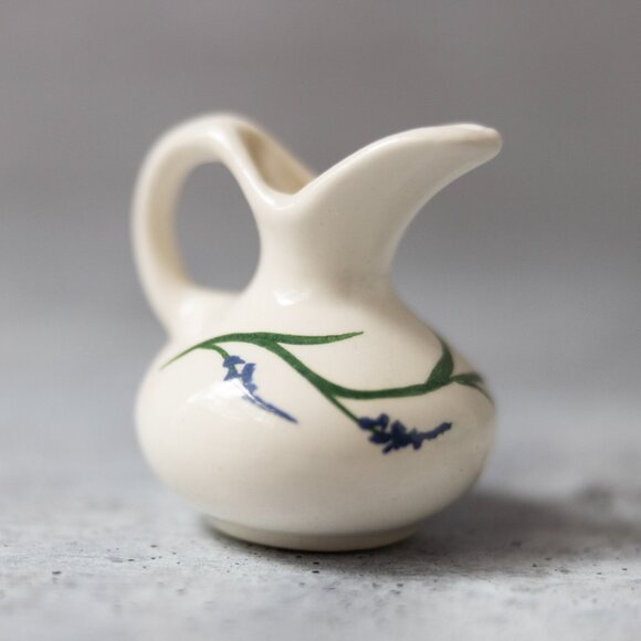 Painted lavender blue white pottery ceramic creamer signed SD 2 inches tall - Picture 1 of 8
